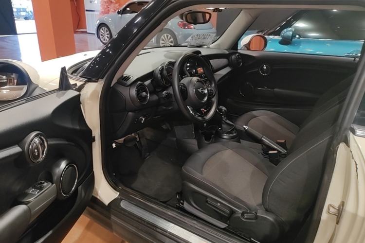 Used MINI 2014 1.2T ONE+ Driver Seat