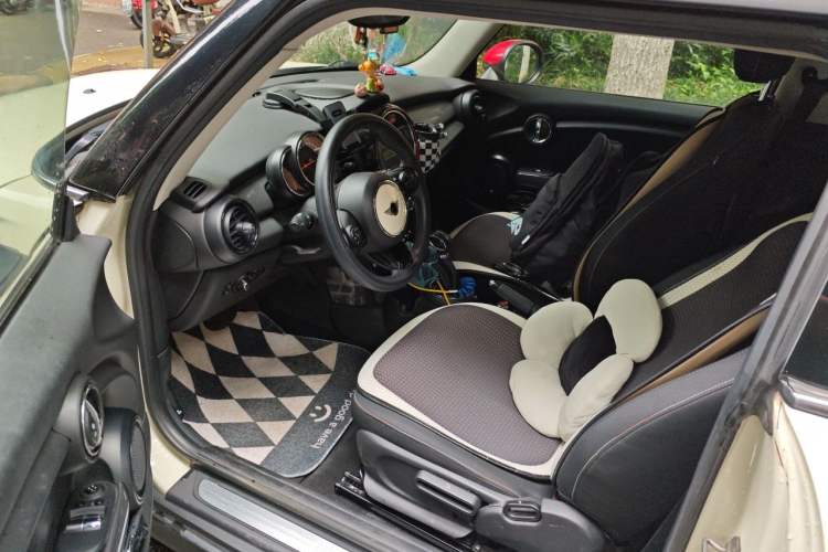 Used MINI 2014 1.5T COOPER Fun Driver Seat