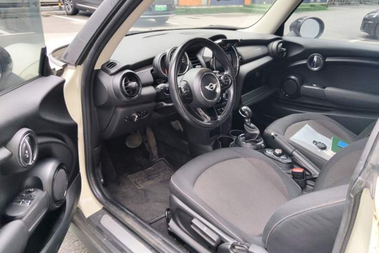 Used MINI 2014 1.5T COOPER Fun Driver Seat