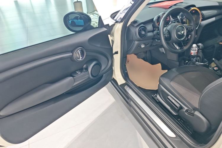 Used MINI 2014 1.5T COOPER Fun Driver Seat