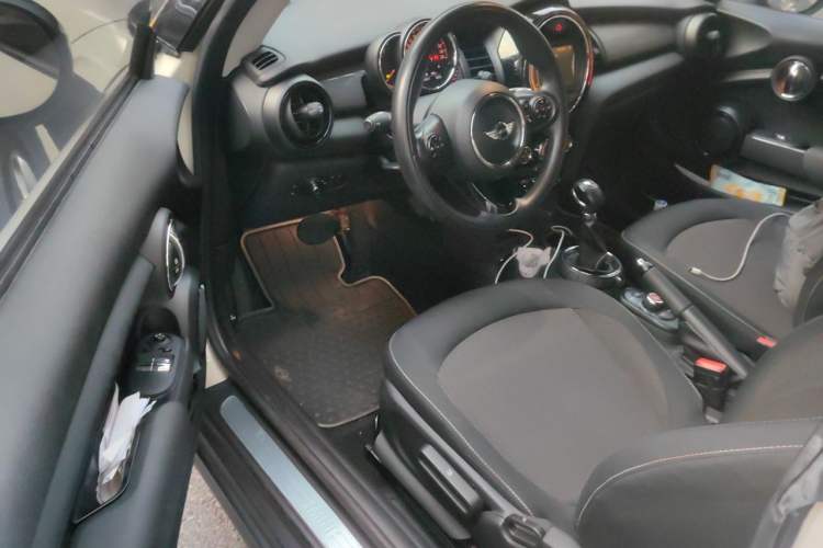Used MINI 2014 1.5T COOPER Fun Driver Seat