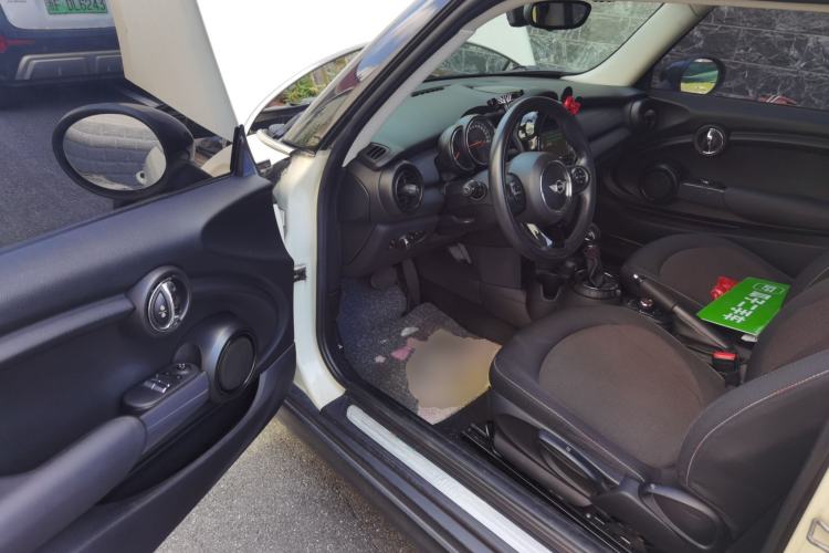 Used MINI 2014 1.5T COOPER Fun Driver Seat