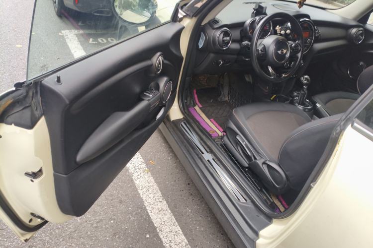 Used MINI 2014 1.2T ONE+ Driver Seat
