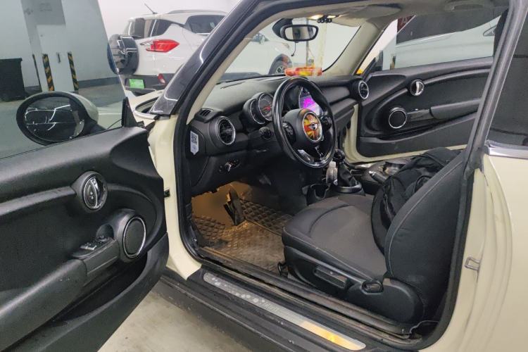 Used MINI 2014 1.2T ONE+ Driver Seat