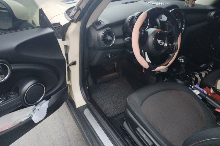 Used MINI 2014 1.2T ONE+ Driver Seat