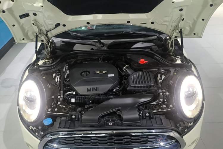 Used MINI 2014 2.0T COOPER S Fun Engine Bay