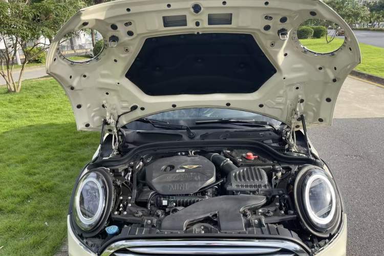 Used MINI 2014 1.2T ONE+ Engine Bay