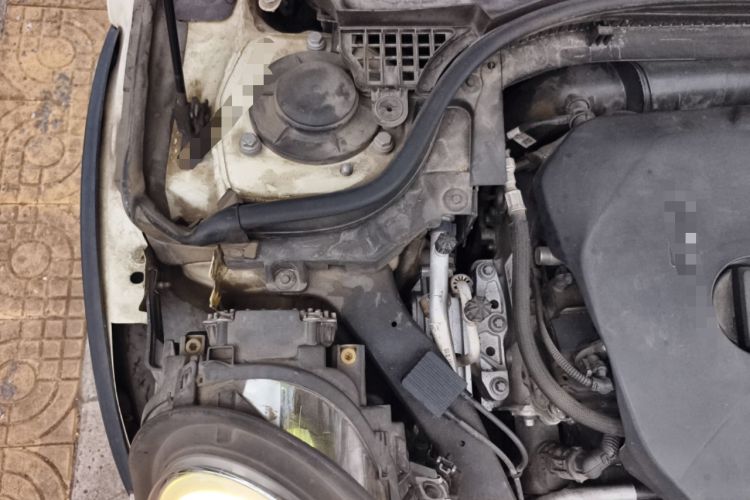 Used MINI 2014 2.0T COOPER S Excitement Engine Bay Right