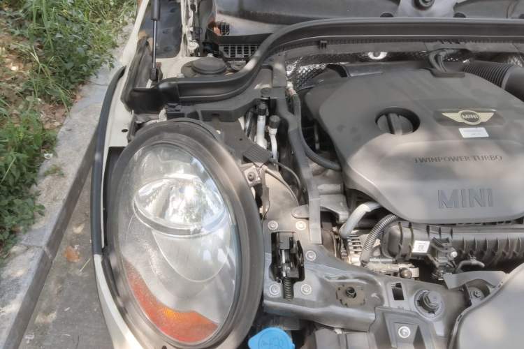Used MINI 2014 1.2T ONE+ Engine Bay Right