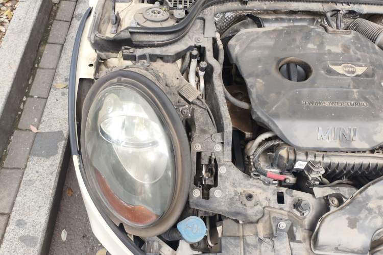 Used MINI 2014 1.2T ONE+ Engine Bay Right