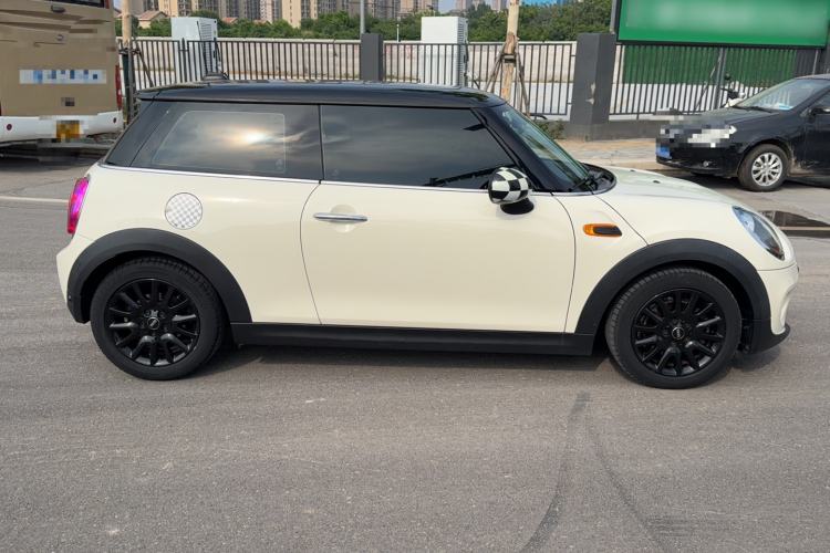 Used MINI 2014 1.5T COOPER Fun Exterior 1