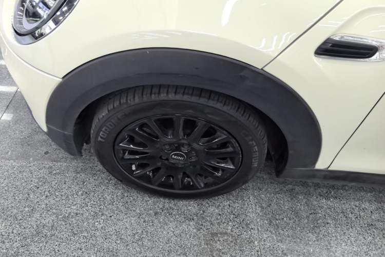 Used MINI 2014 1.5T COOPER Fun Exterior 1