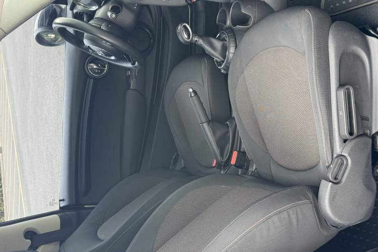 Used MINI 2014 1.5T COOPER Fun Exterior 9
