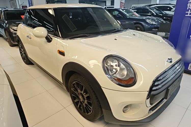 Used MINI 2014 1.2T ONE+ Front Right 45 Deg