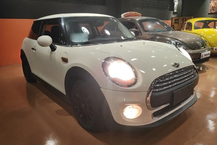 Used MINI 2014 1.2T ONE+ Front Right 45 Deg