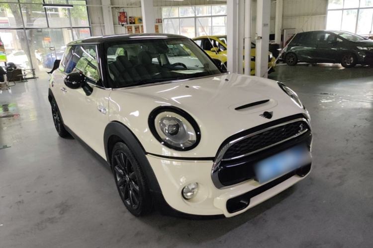 Used MINI 2014 2.0T COOPER S Excitement Front Right 45 Deg
