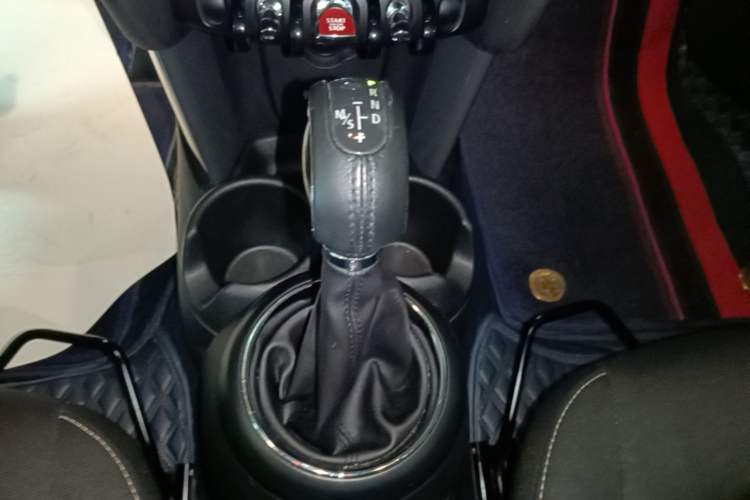 Used MINI 2014 1.2T ONE+ Gear Lever