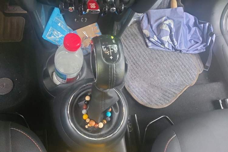 Used MINI 2014 1.2T ONE+ Gear Lever