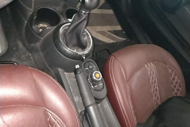 Used MINI 2014 1.5T COOPER Fun Gear Lever