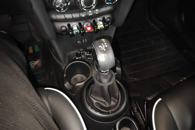 Used MINI 2014 1.2T ONE Gear Lever