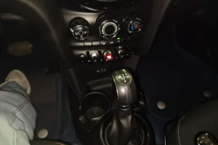 Used MINI 2014 1.2T ONE Gear Lever