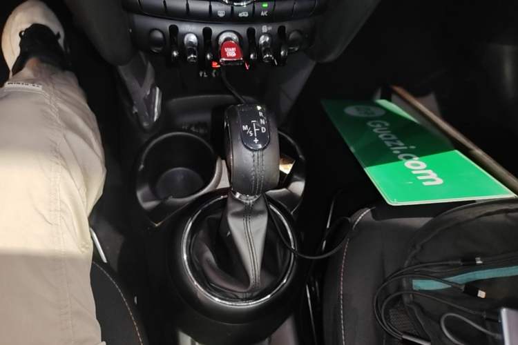 Used MINI 2014 1.2T ONE+ Gear Lever