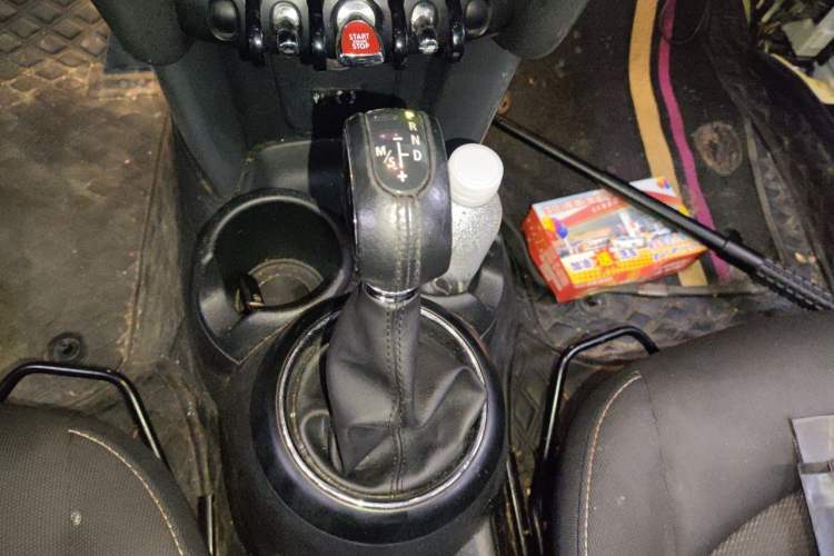 Used MINI 2014 1.2T ONE+ Gear Lever