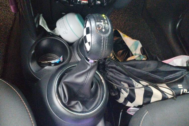 Used MINI 2014 1.2T ONE+ Gear Lever