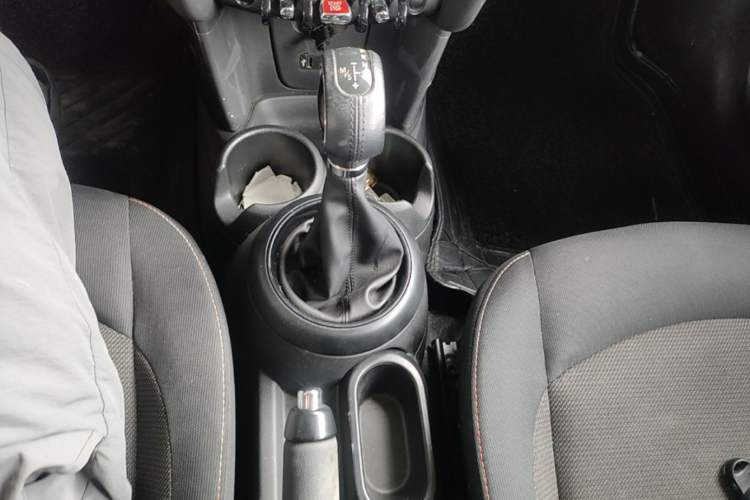 Used MINI 2014 1.2T ONE Gear Lever