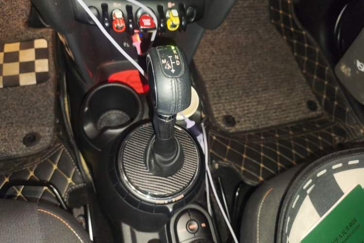 Used MINI 2014 1.5T COOPER Fun Gear Lever