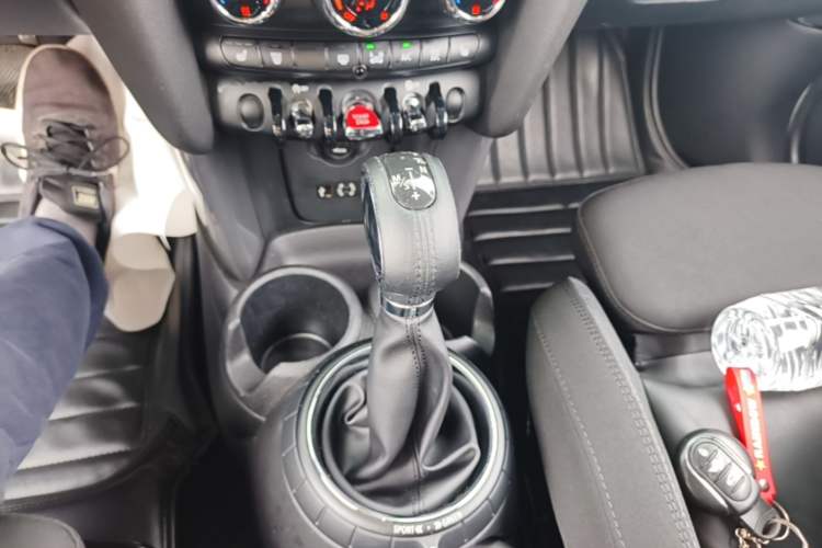 Used MINI 2014 1.5T COOPER Excitement Gear Lever