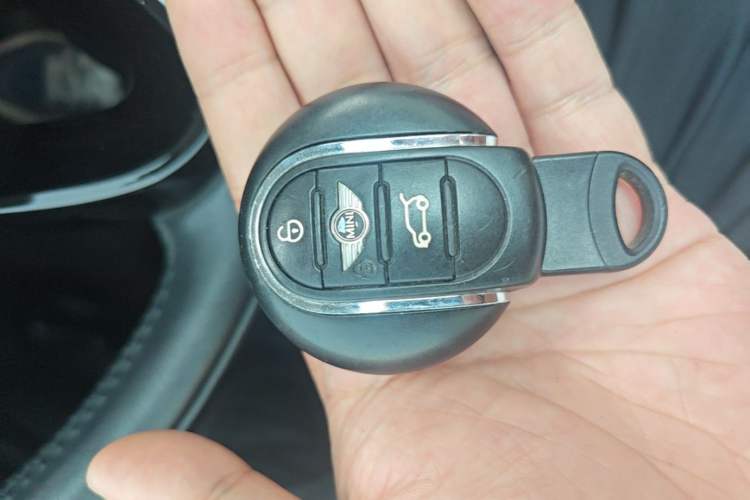 Used MINI 2014 1.5T COOPER Fun Interior 1