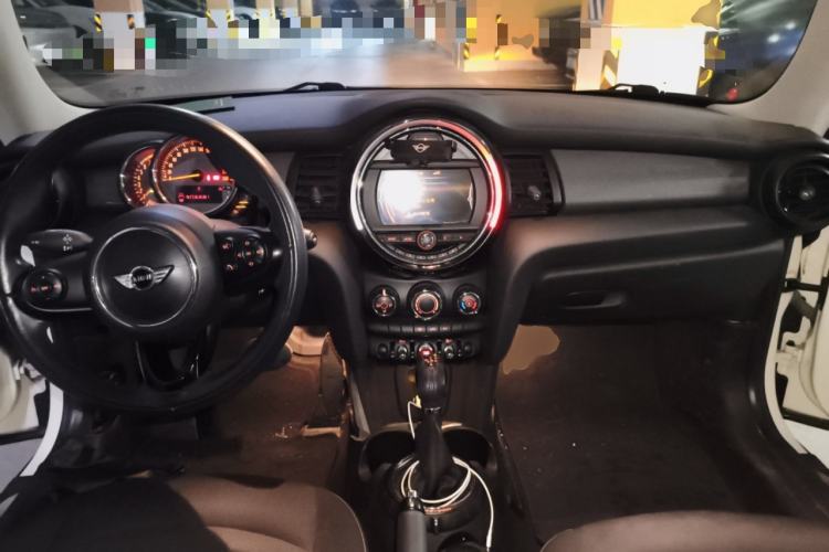 Used MINI 2014 1.5T COOPER Fun Interior 2