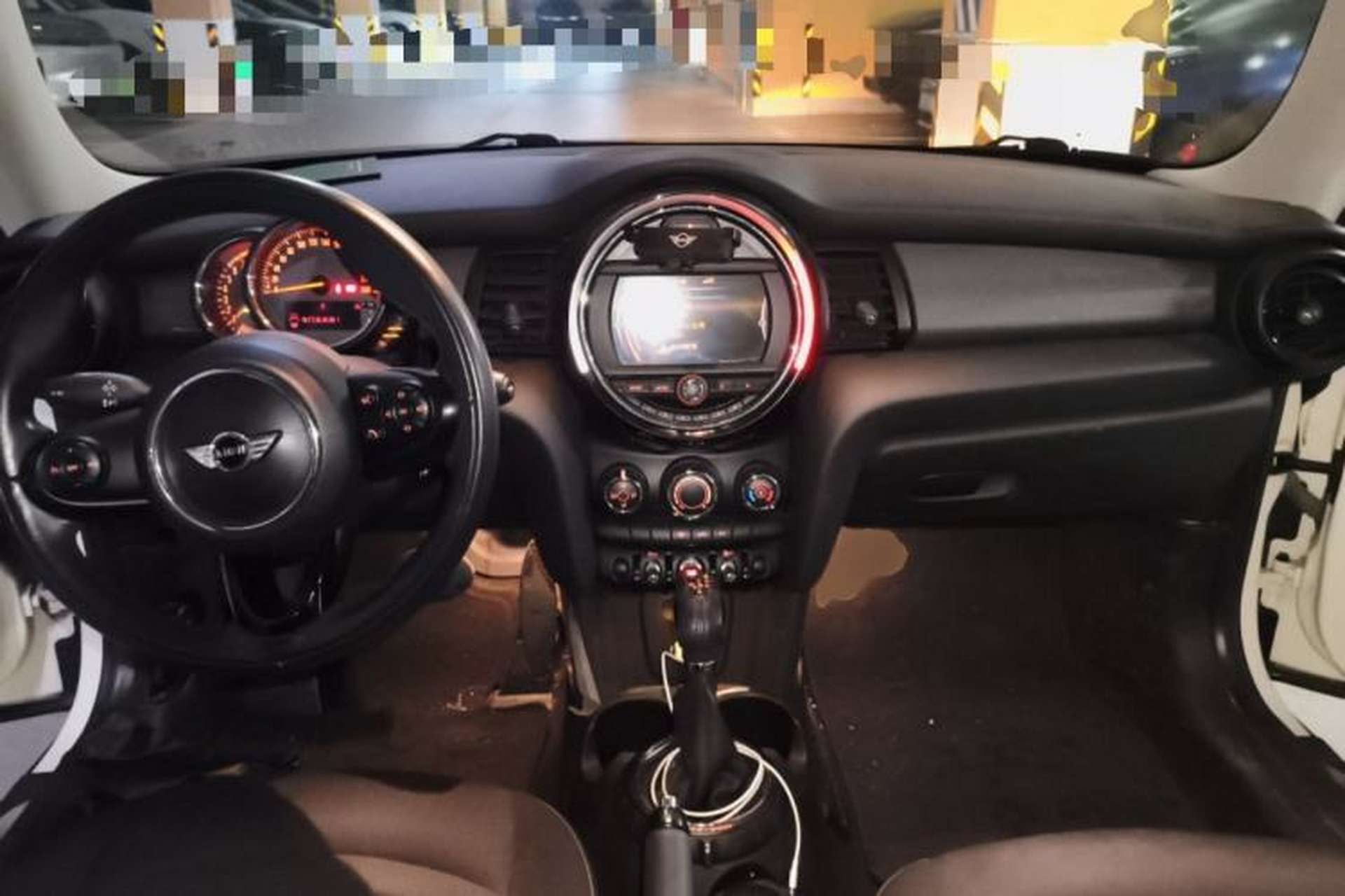 Used MINI 2014 1.5T COOPER Fun Interior 2