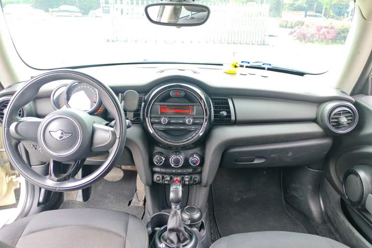 Used MINI 2014 1.2T ONE Interior 2