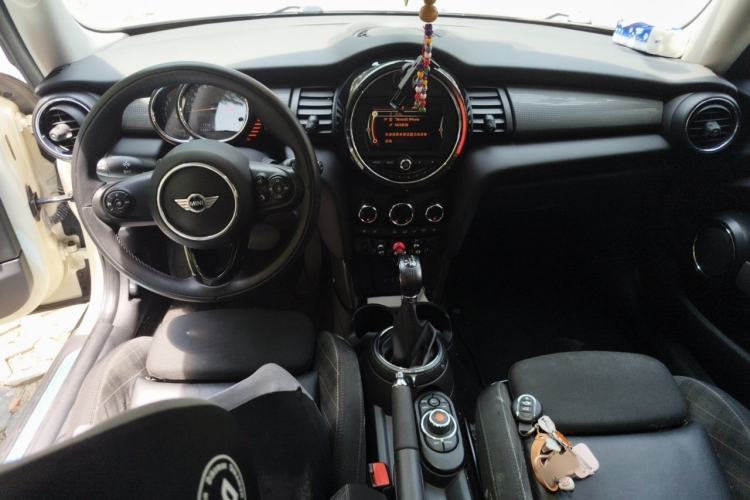 Used MINI 2014 1.5T COOPER Excitement Interior 2