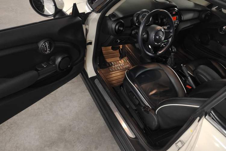Used MINI 2014 1.2T ONE Interior 3