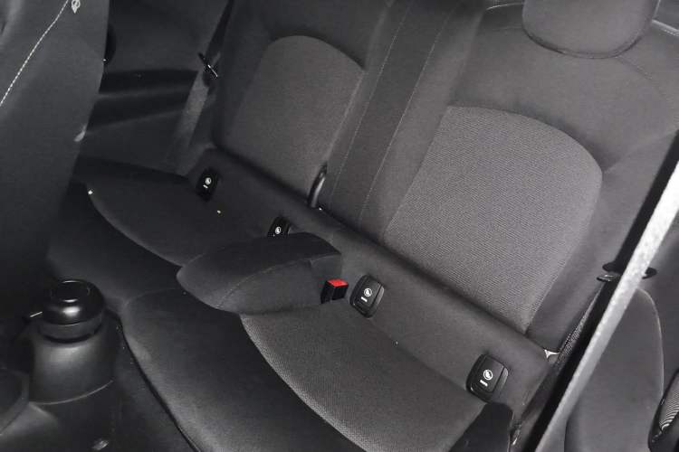 Used MINI 2014 1.5T COOPER Fun Interior 4