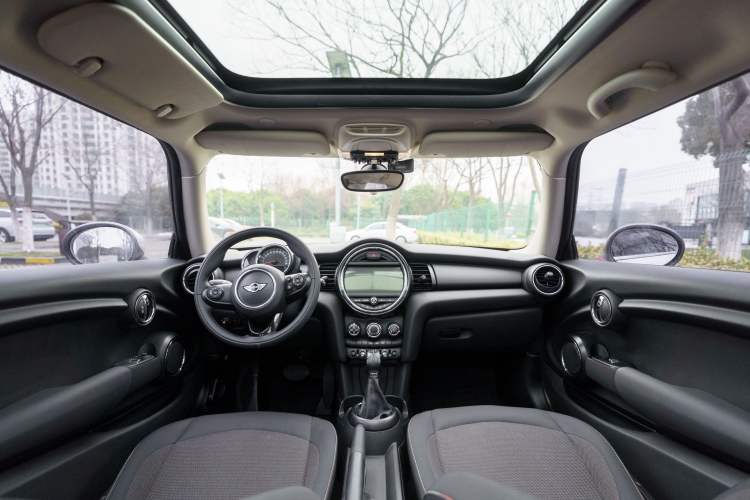 Used MINI 2014 1.2T ONE+ Interior 4