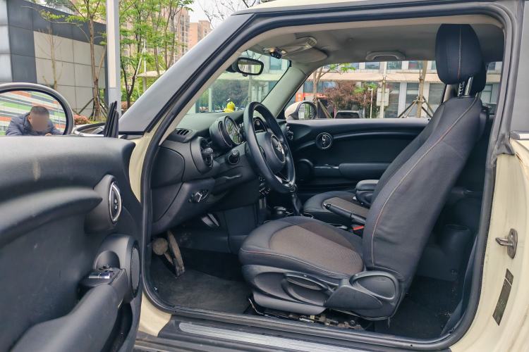 Used MINI 2014 1.2T ONE Interior 4