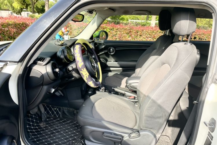 Used MINI 2014 1.2T ONE Interior 4