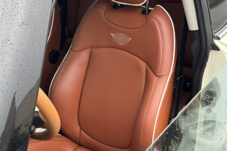 Used MINI 2014 1.5T COOPER Excitement Interior 5