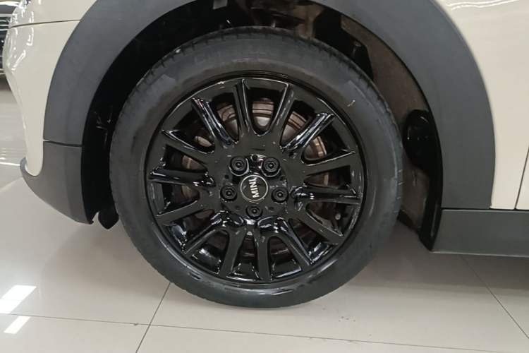 Used MINI 2014 1.2T ONE+ Left Front Wheel Hub