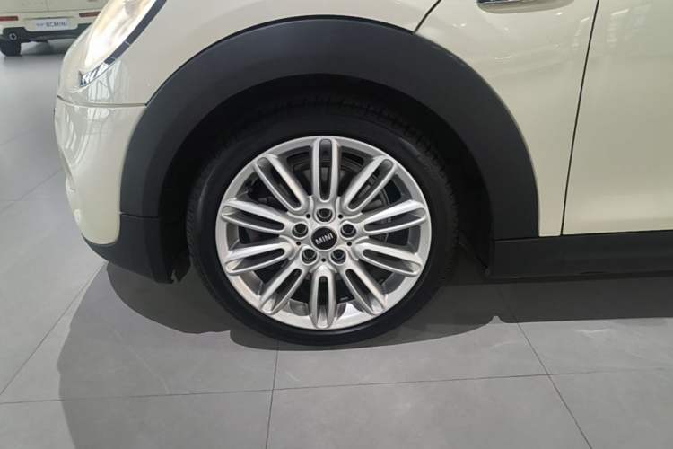 Used MINI 2014 2.0T COOPER S Fun Left Front Wheel Hub