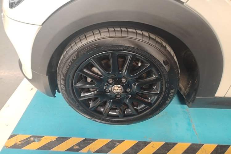 Used MINI 2014 1.5T COOPER Fun Left Front Wheel Hub