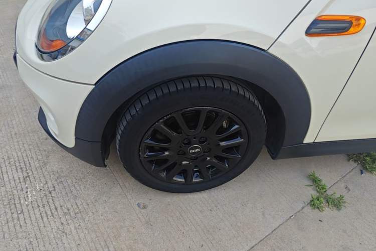 Used MINI 2014 1.5T COOPER Fun Left Front Wheel Hub