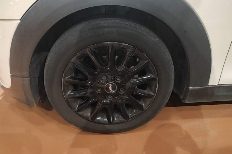 Used MINI 2014 1.2T ONE+ Left Front Wheel Hub