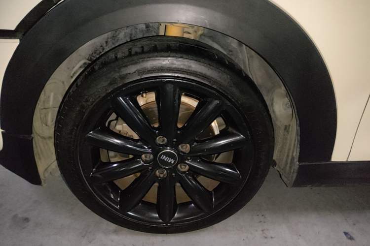 Used MINI 2014 2.0T COOPER S Excitement Left Front Wheel Hub