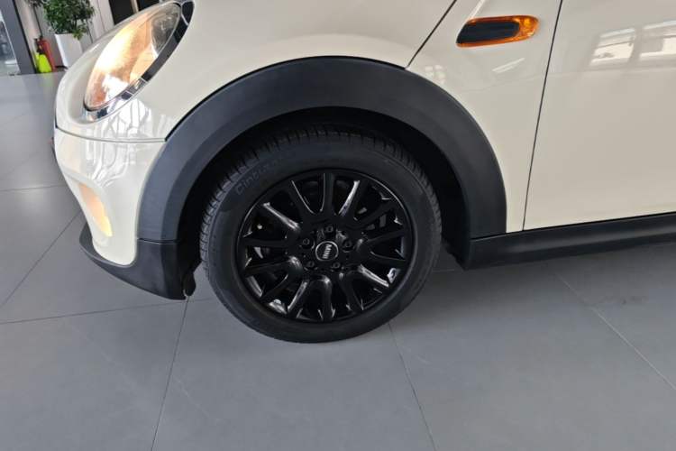 Used MINI 2014 1.5T COOPER Fun Left Front Wheel Hub