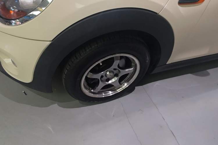 Used MINI 2014 1.2T ONE Left Front Wheel Hub